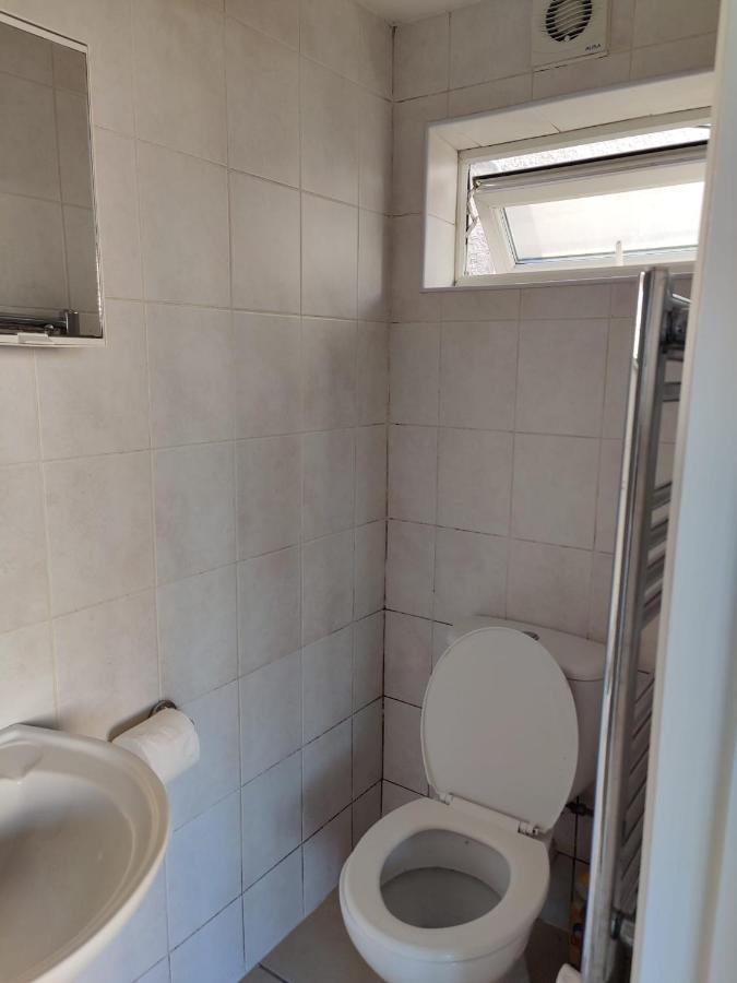 Studio On Golders Green Road Apartment ลอนดอน ภายนอก รูปภาพ