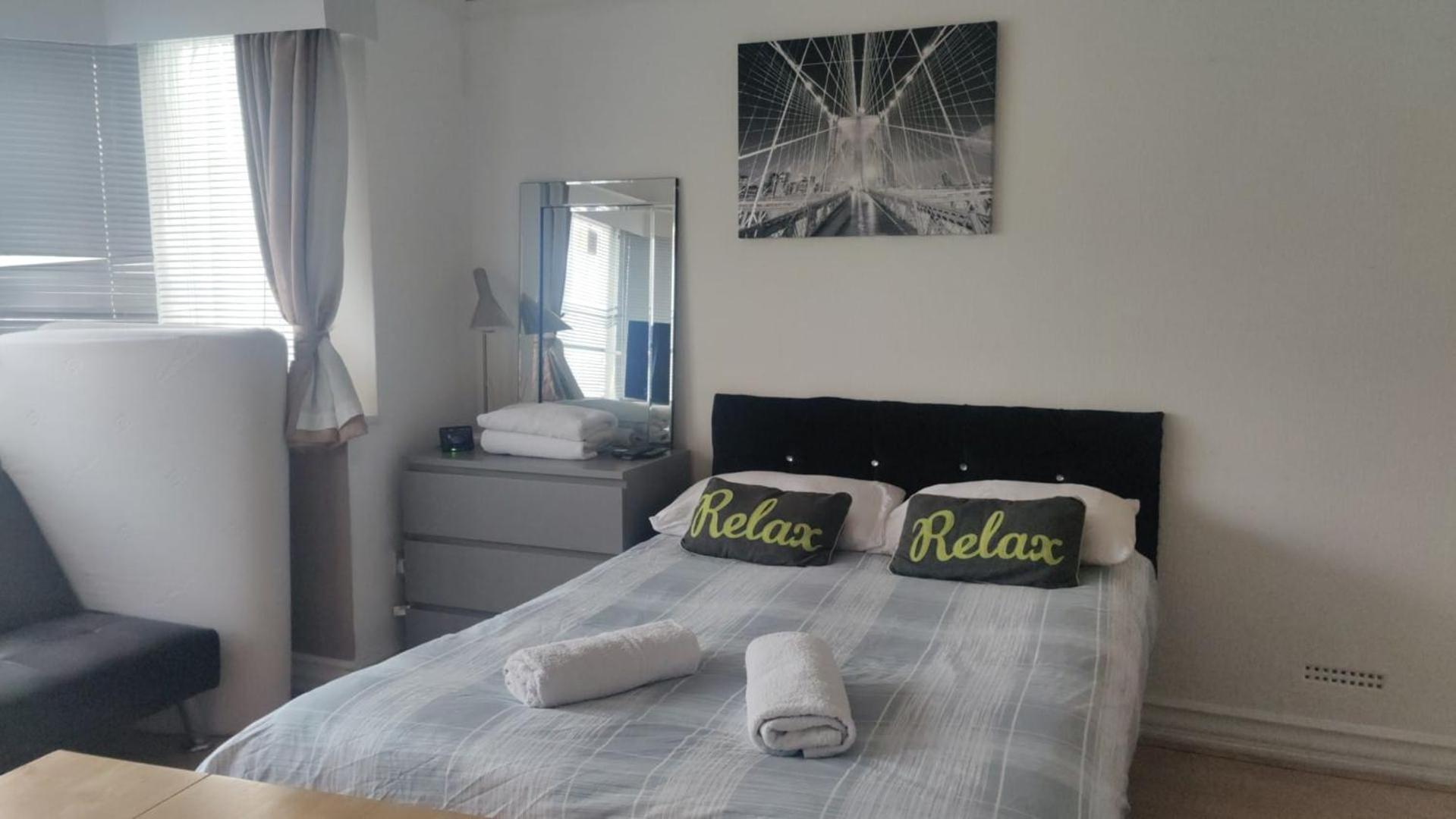 Studio On Golders Green Road Apartment ลอนดอน ภายนอก รูปภาพ